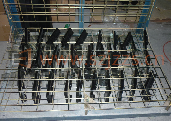 書架亞克力盒子工序完成