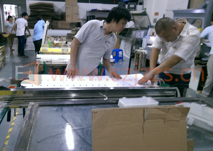 亞克力展示架熱彎中