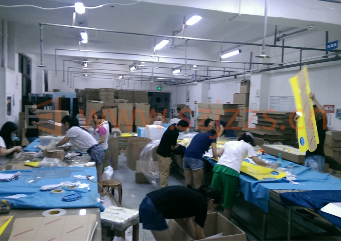 亞克力展示架生產包裝中2